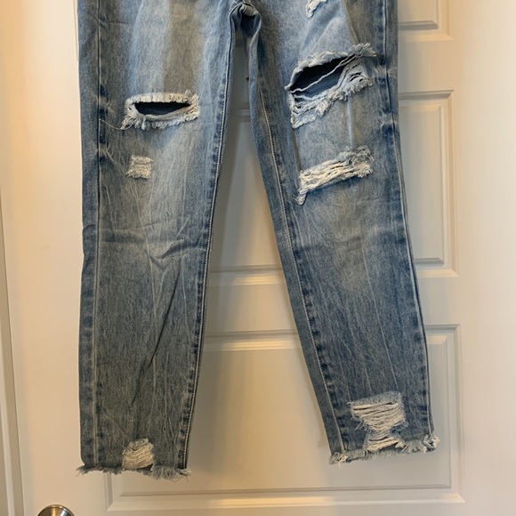 NWT YMI Distressed Dream Jeans - Picture 2 of 6